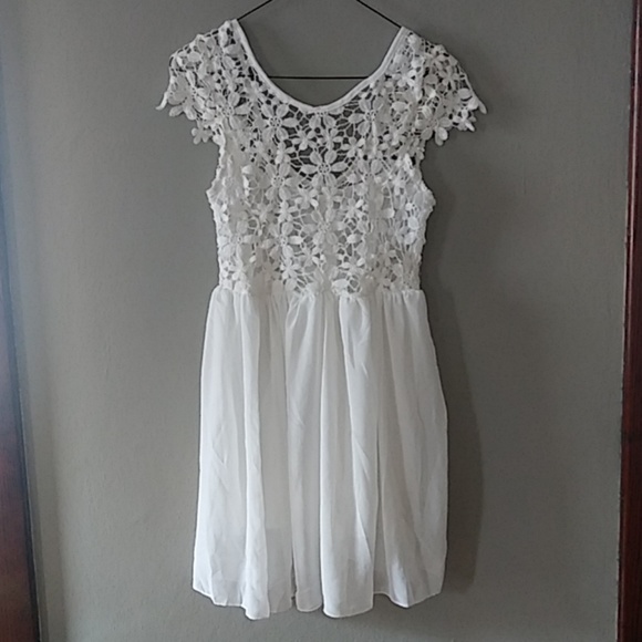 Dresses & Skirts - 3/$25 White dress with lace